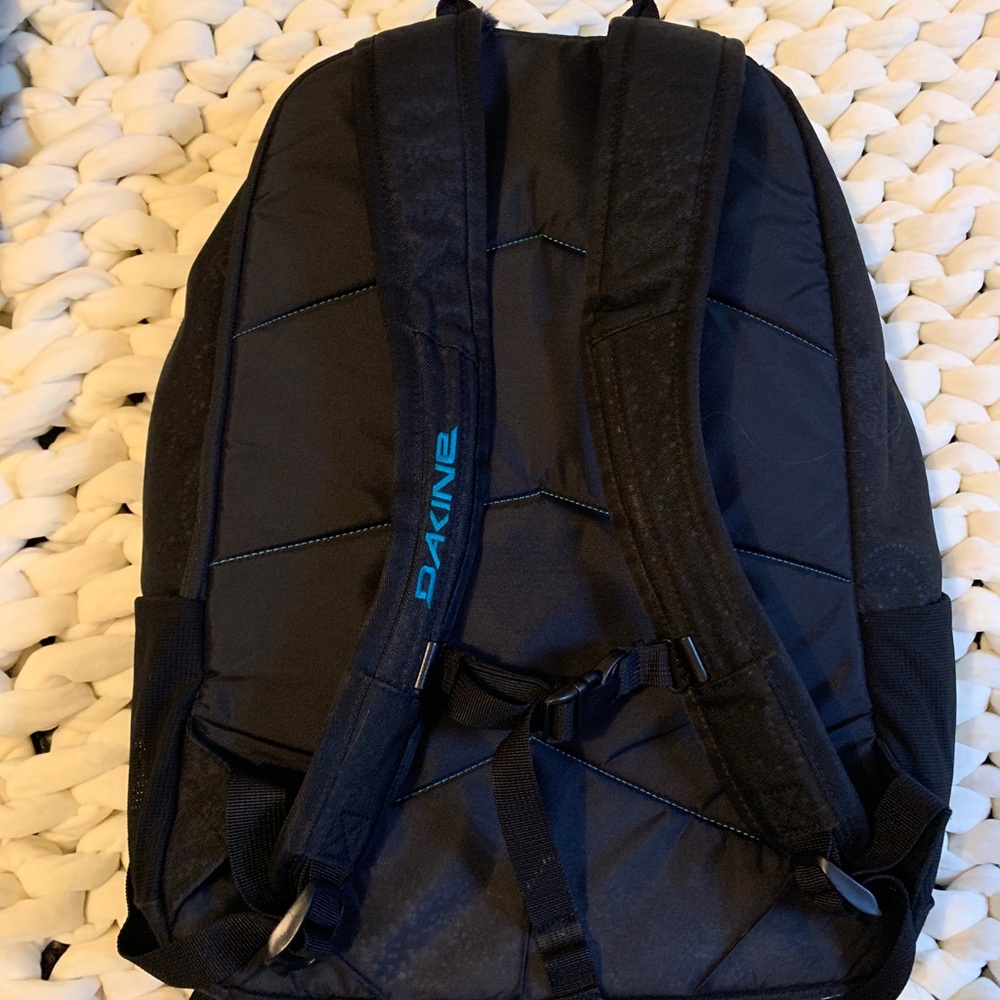 Dakine Backpack - Picture 2 of 4